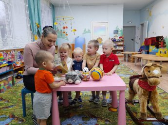 Познавательно-игровая программа "Мы читаем и играем"